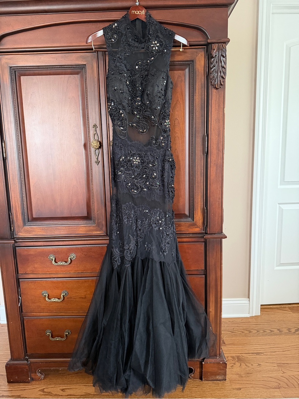 Black Sleeveless Maxi Gown